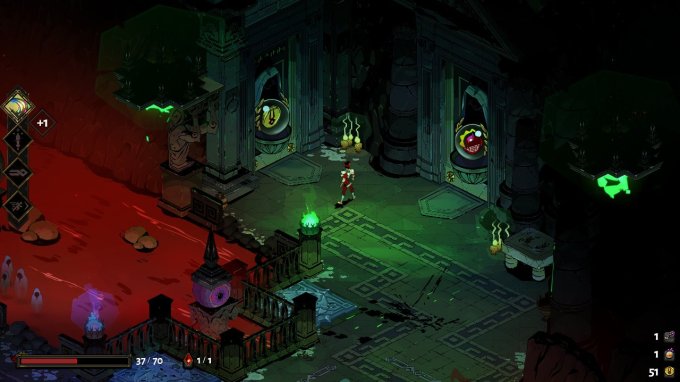 O personagem Zagreus em um cenário interno visto de maneira isométrica, composto por construções de pedra, velas e um rio cor de sangue correndo por debaixo. Ele está em frente a duas alternativas de caminho, cada um com um símbolo na porta, uma moeda com o símbolo de Hades e uma romã.