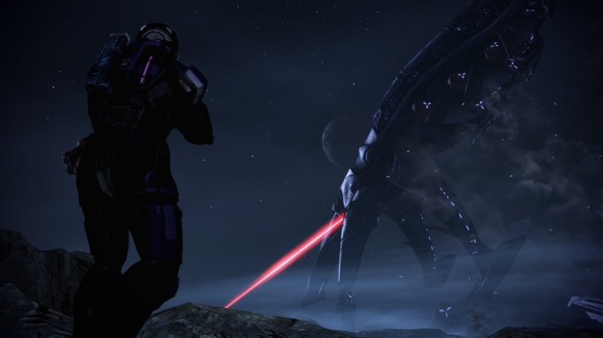 Personagem Sheppard, de Mass Effect 3, de armadura e arma em punho, com um grande ser alienígena ao fundo disprando raios sobre um planeta rochoso