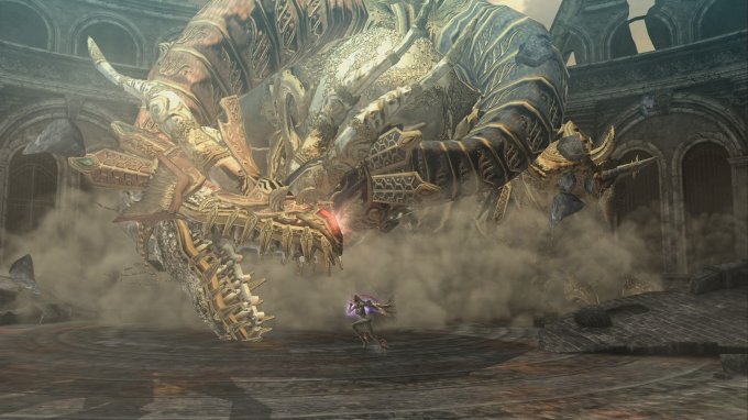 Bayonetta enfrentando um grande anjo, com cabeça de dragão em ruínas de um coliseu