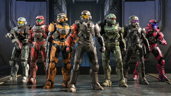 Vários personagens do multiplayer de Halo Infinite